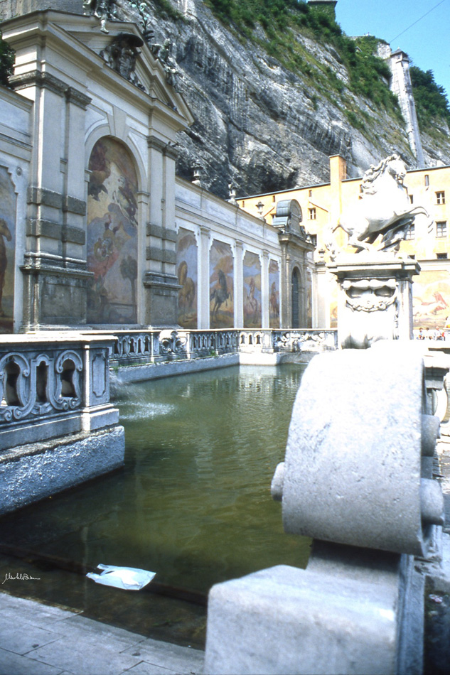 Innsbruck, 1983 Salzburg fountain